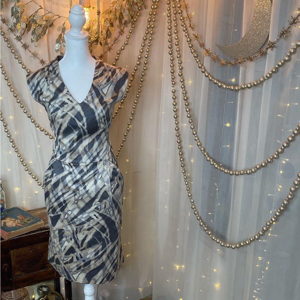 Ann Taylor Cream and Blue V-Neck Sheath Dress